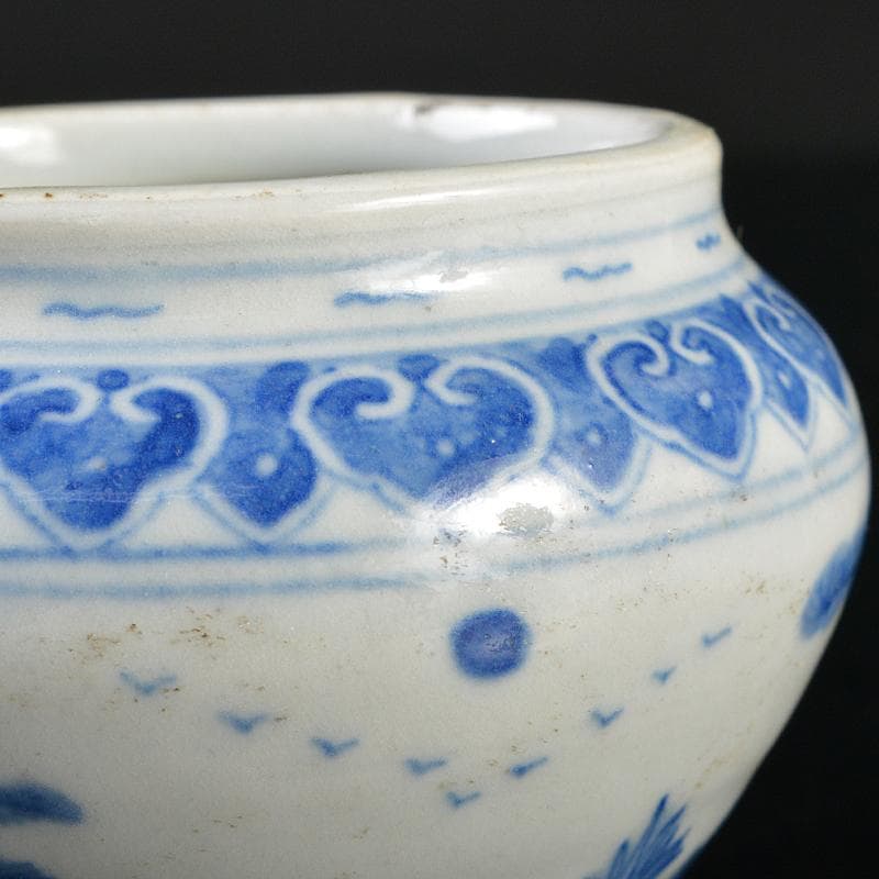 中国青花山水人物文小壷CR6412E