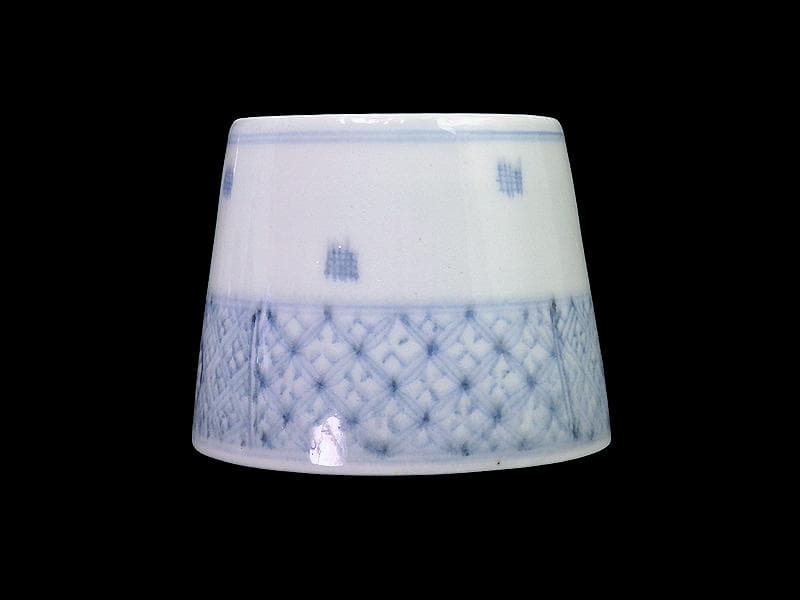 古伊万里 染付 四方襷紋に菊花の図 蕎麦猪口 A666AS-fbto - メルカリ