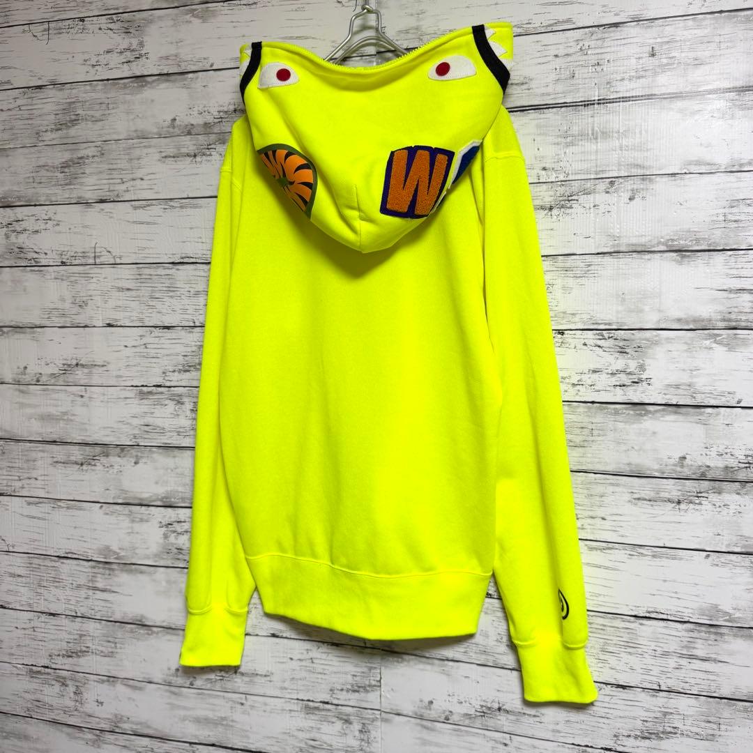 希少　A BATHING APE シャーク　ネオン　パーカー　ワッペン　Lサイズ