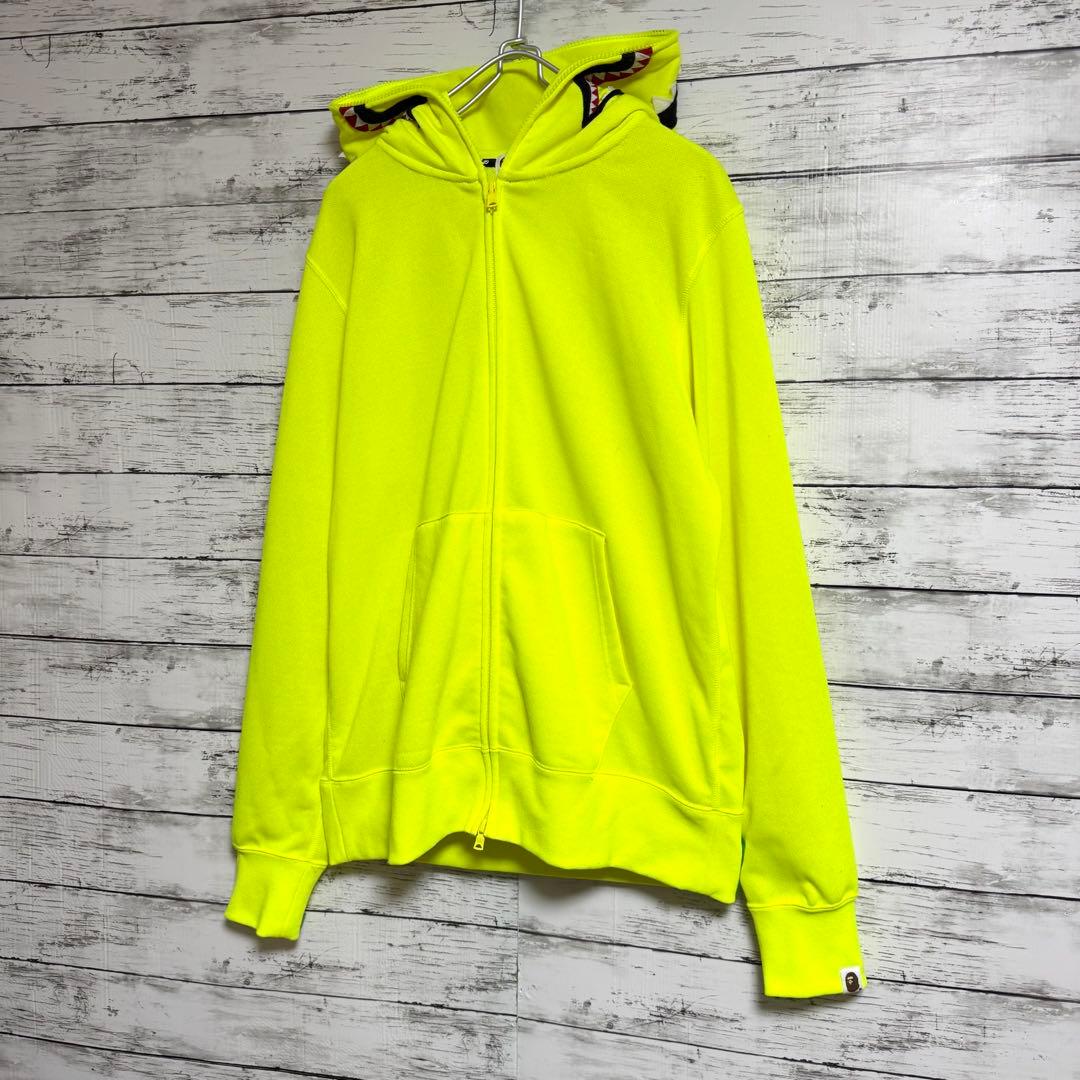 希少　A BATHING APE シャーク　ネオン　パーカー　ワッペン　Lサイズ