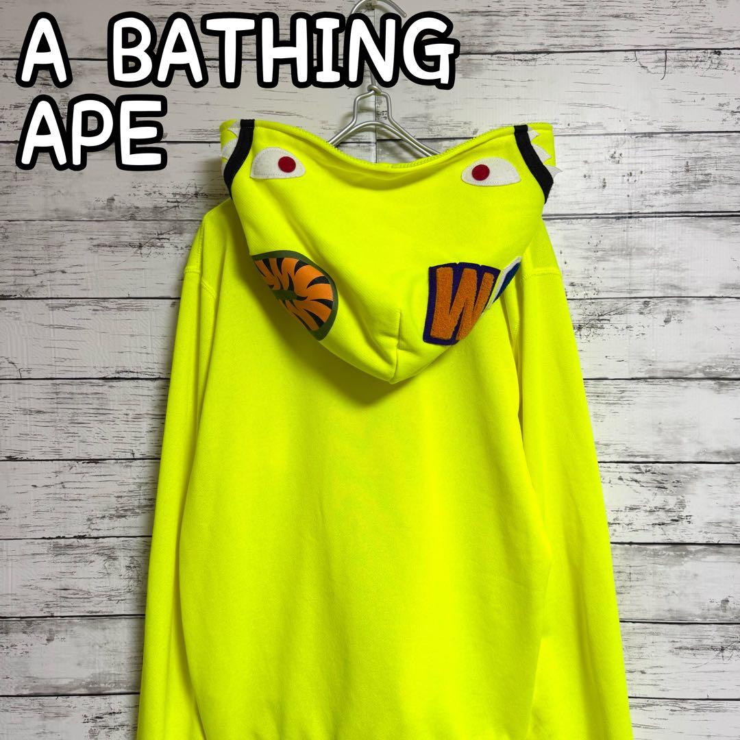 希少　A BATHING APE シャーク　ネオン　パーカー　ワッペン　Lサイズ