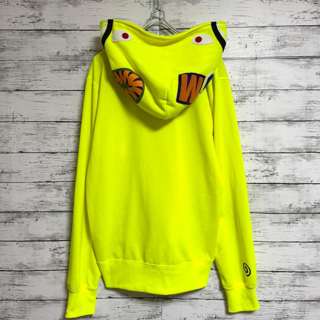 希少　A BATHING APE シャーク　ネオン　パーカー　ワッペン　Lサイズ