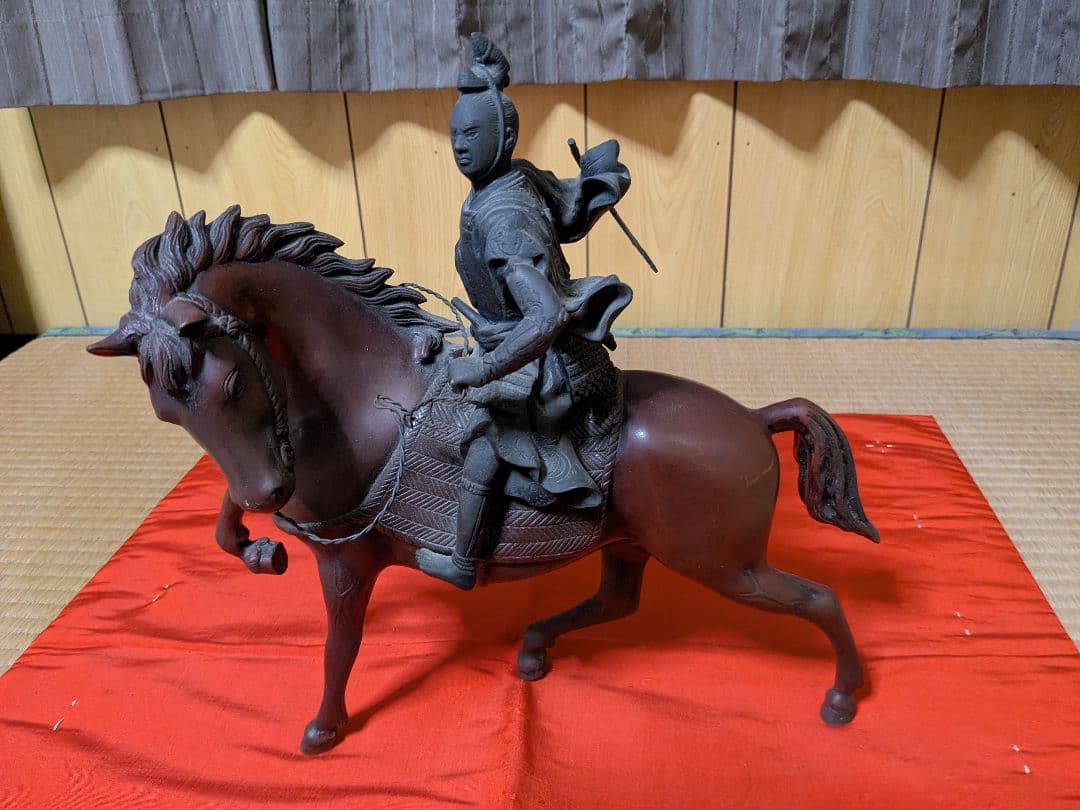 金工秀正造銅製騎馬武者像、超細密彫り、時代物！（干支の馬とは出来が違う美術品）