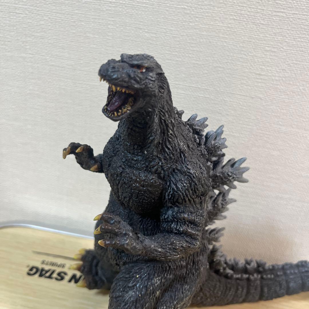ゴジラ　ジオラマ　フィギュア