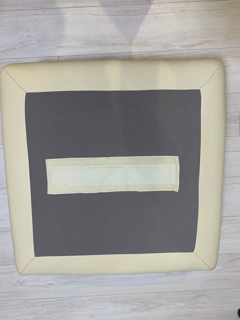 オットマン　大塚家具 革製