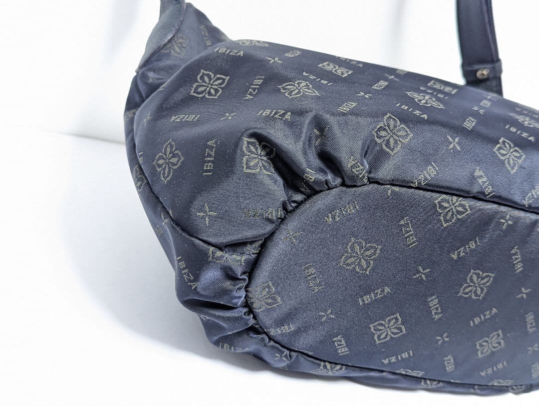 IBIZA　ナイロン　ショルダーバック　総柄 ネイビー