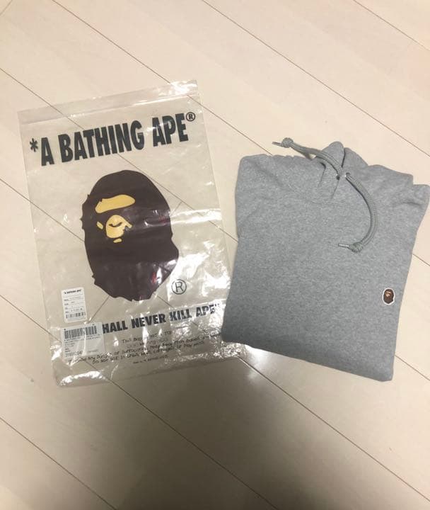 A BATHING APE ワンポイントプルパーカー　サイズS