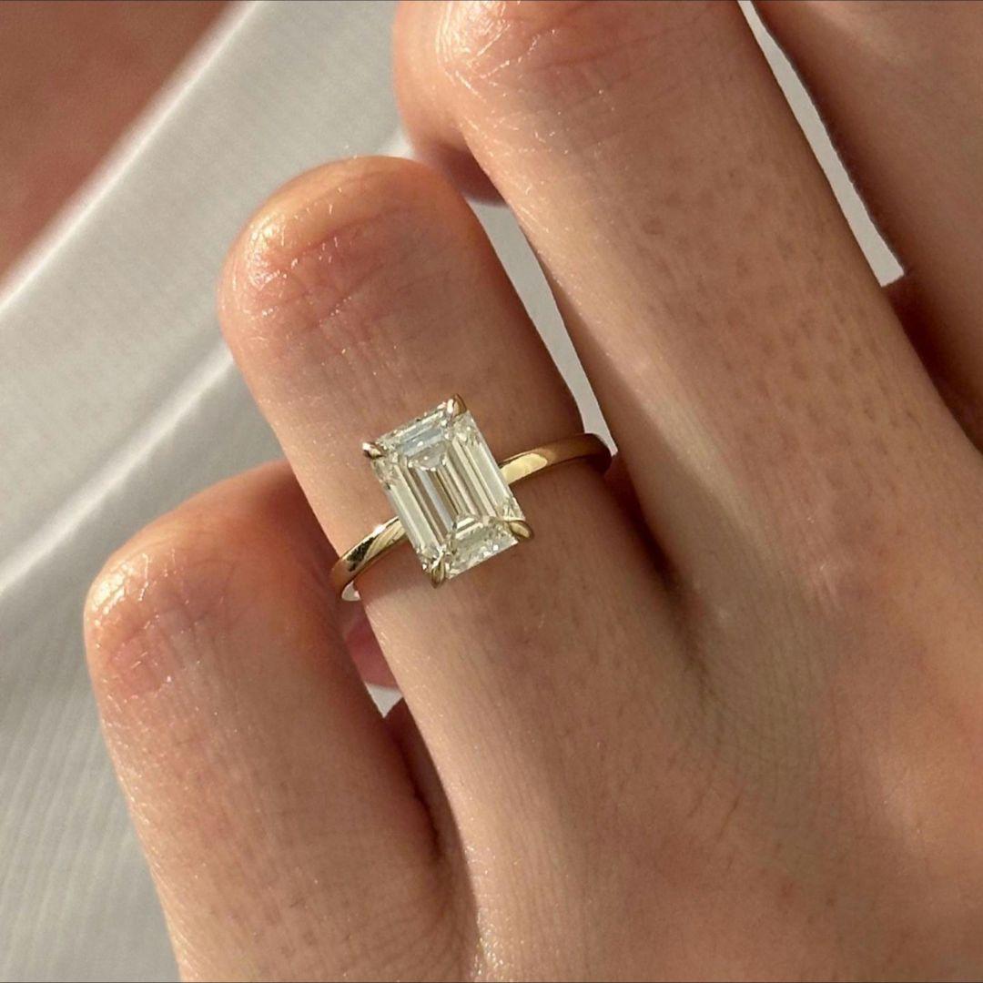 3.00ct D-VS1 エメラルドカットラボグロウンダイヤモンドリング