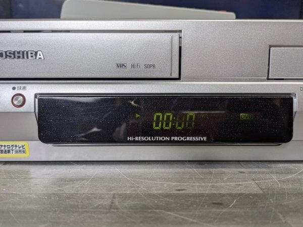 TOSHIBA 東芝 SD-V700 VHSビデオデッキ一体型DVDプレーヤー
