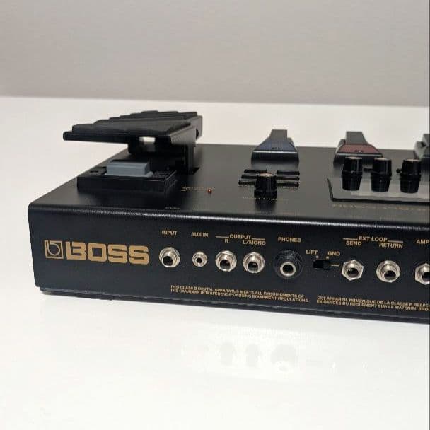 BOSS GT-100 マルチエフェクター 未使用