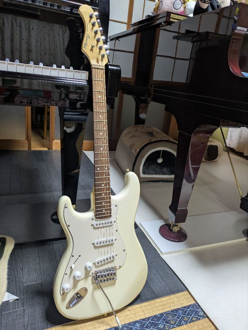 Bacchus 　エレキギター　バッカス　ストラト　レフティ　左利き　ホワイト BST-1R LH SW (Bacchus / バッカス) エレキギター ストラトタイプ