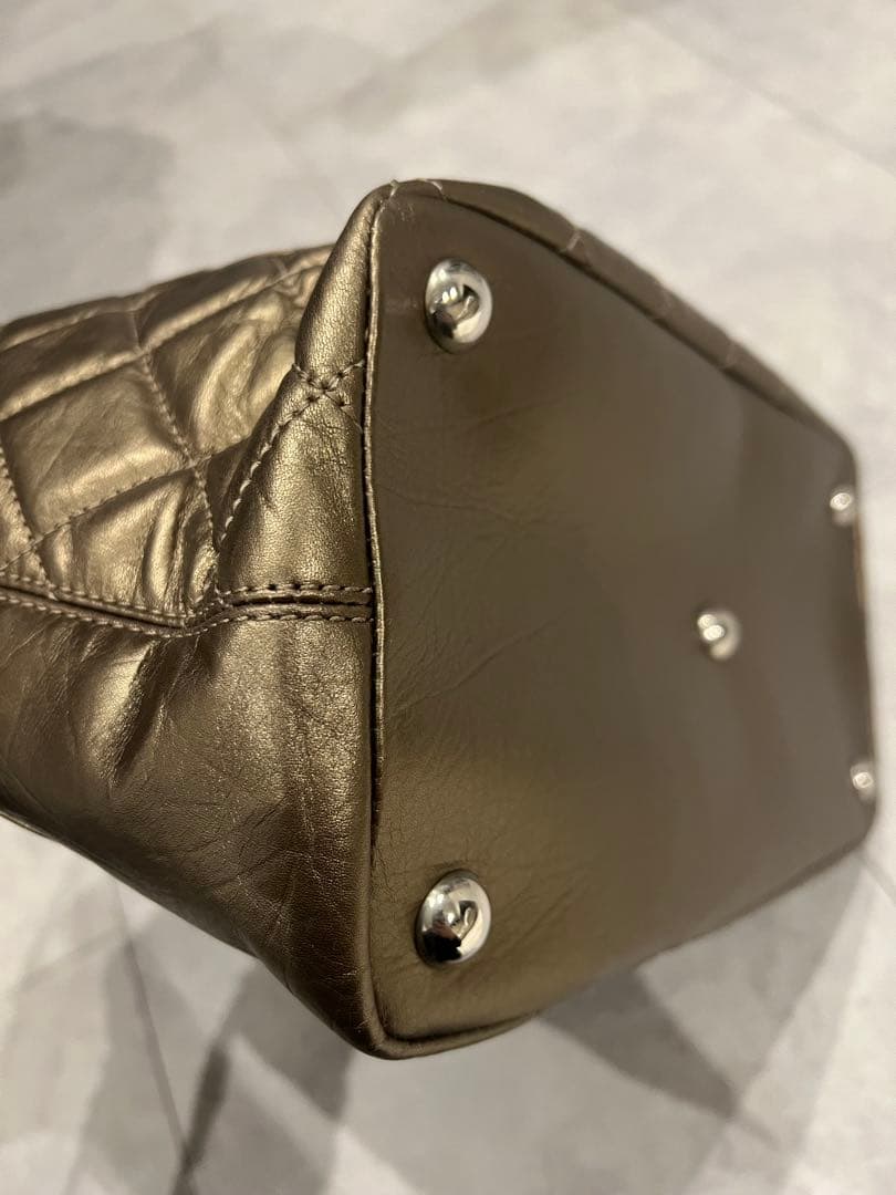 【美品】CHANEL シャネルゴールド キルティング ハンドバッグ