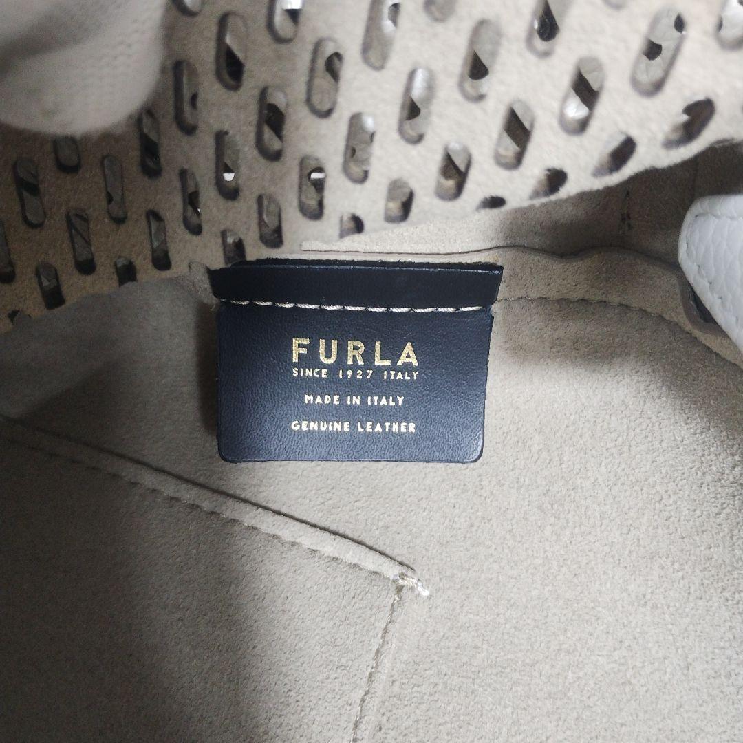 未使用級◎フルラ ネット M ホーボー ワンショルダー　パンチングレザー A4可