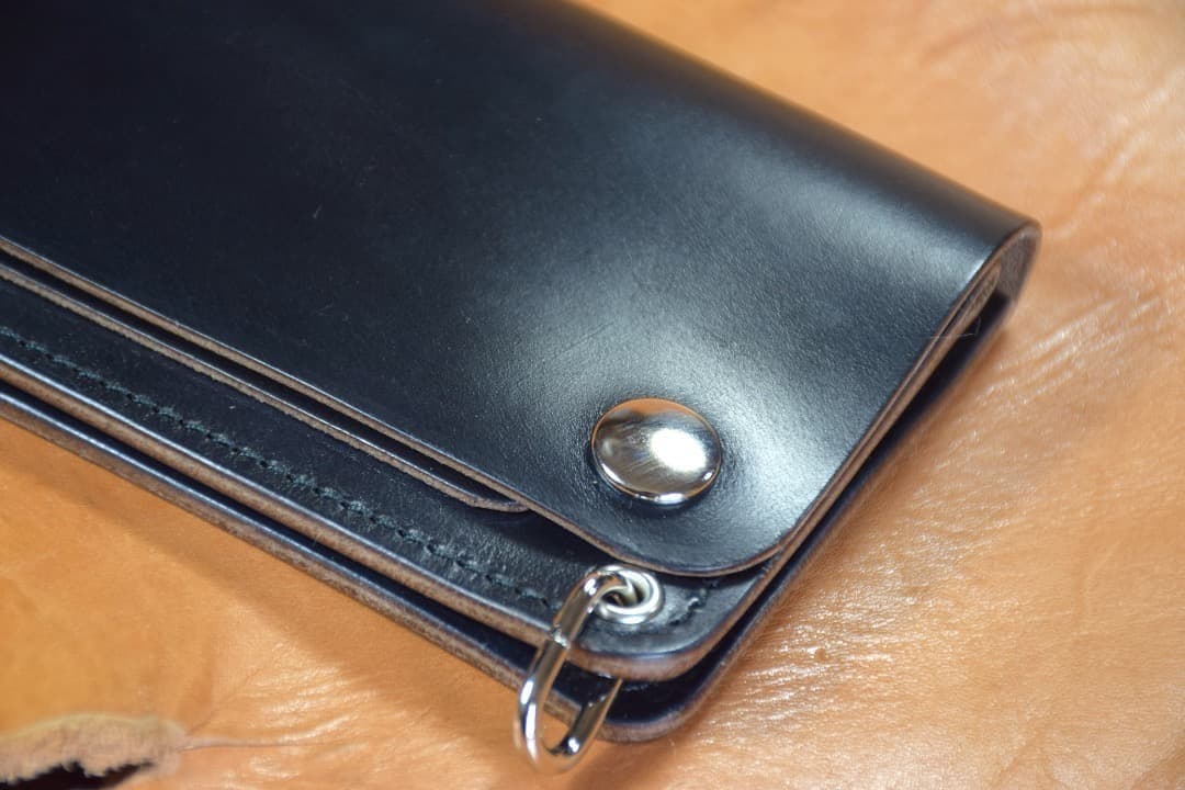 Horween社　クロムエクセル　トラッカーウォレット　ミドルサイズ 　黒　茶芯