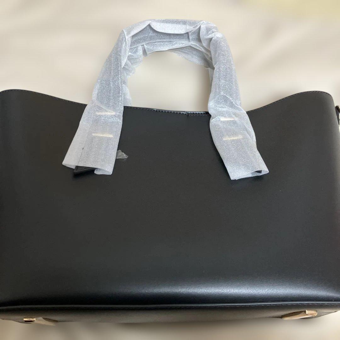 Charles & Keith ブラックハンドバッグ ダブルハンドル