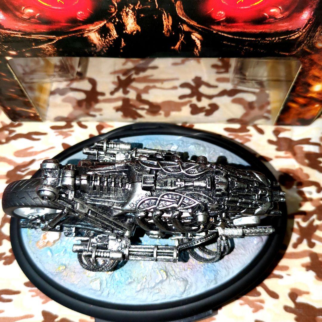 ✨希少品•モトターミネーター•フィギュア【DVD収納台座付】中古品•DVD無