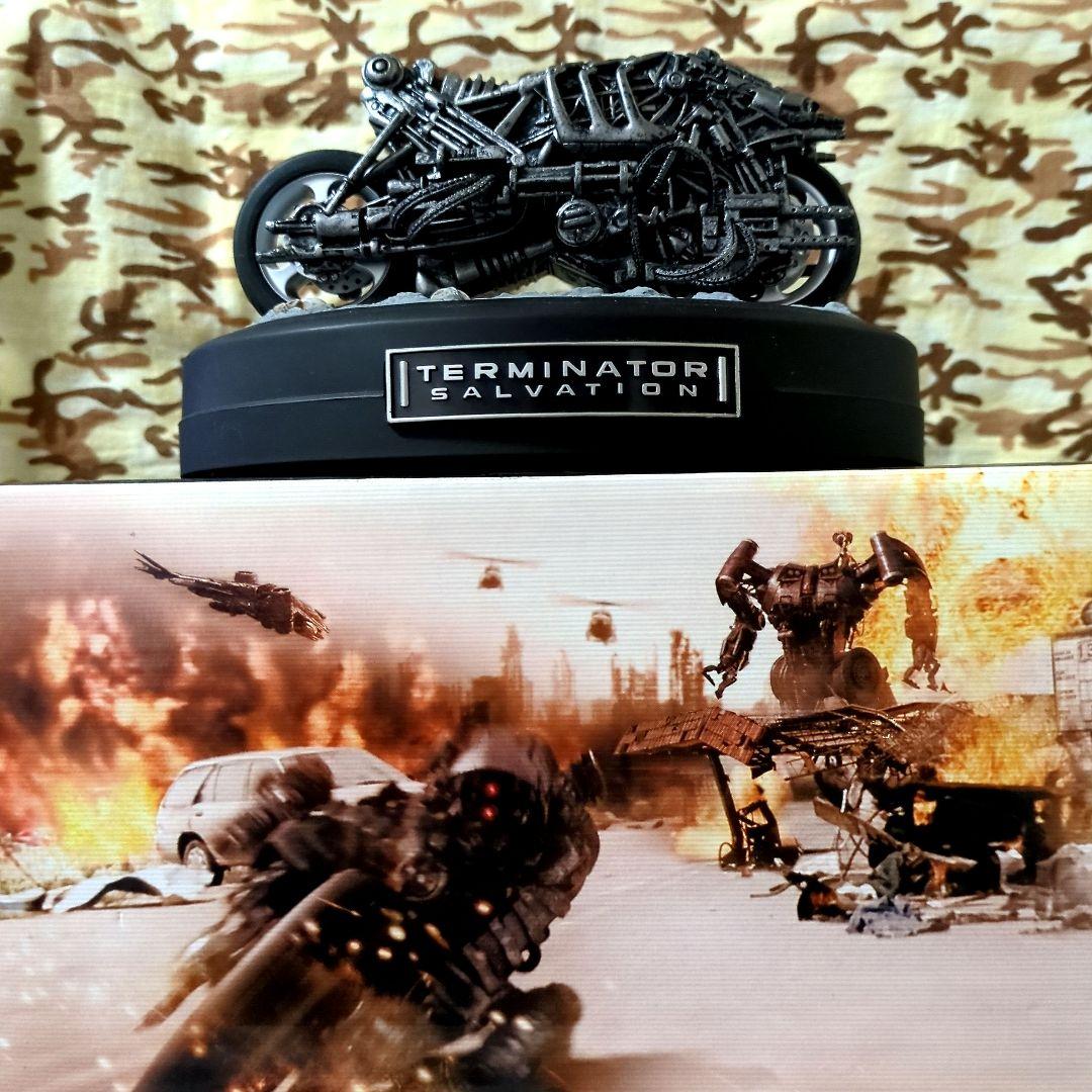 ✨希少品•モトターミネーター•フィギュア【DVD収納台座付】中古品•DVD無
