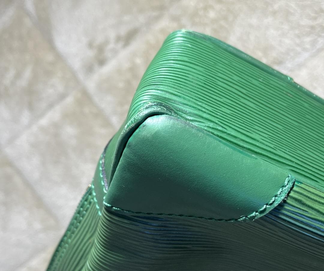 Louis Vuitton エピレザー ビジネスバッグ グリーン