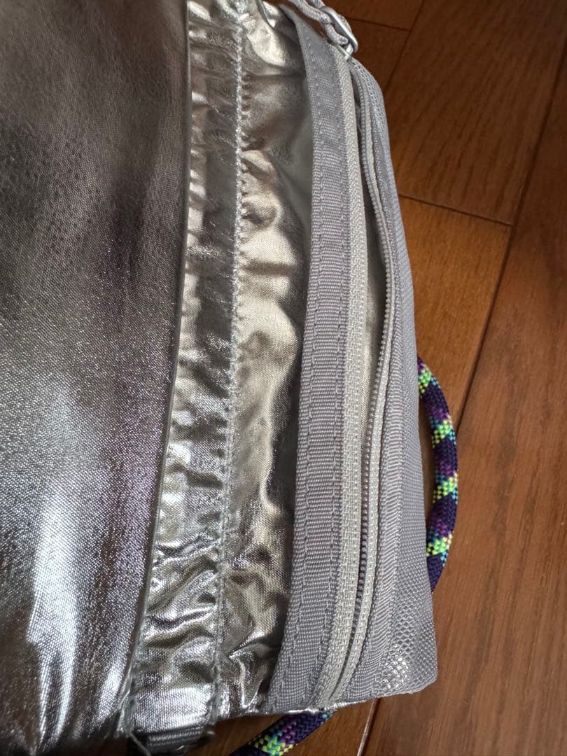 topologie スマホ　サコッシュ　ストラップ付き