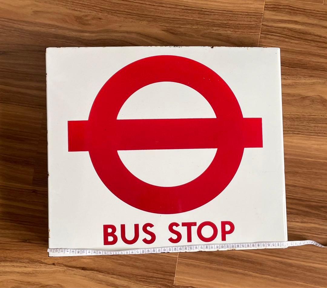 ロンドンバス停　標識　看板