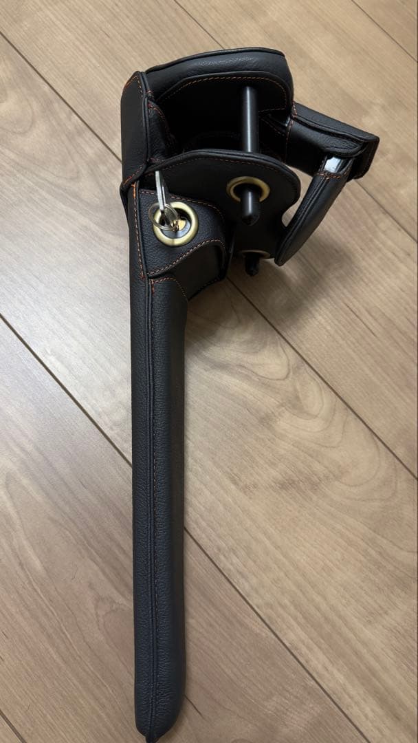 TRD ステアリングロック