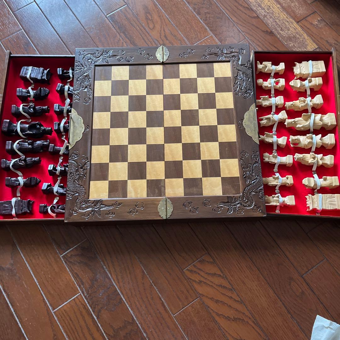 チェス盤chess 海外製 ボードゲーム チェス チェスボード 木工 彫刻
