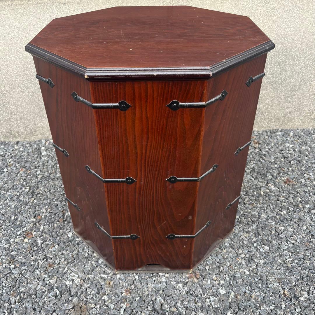 韓国李朝家具アンティーク八角形ボックス 木製に金属の装飾関貫つき