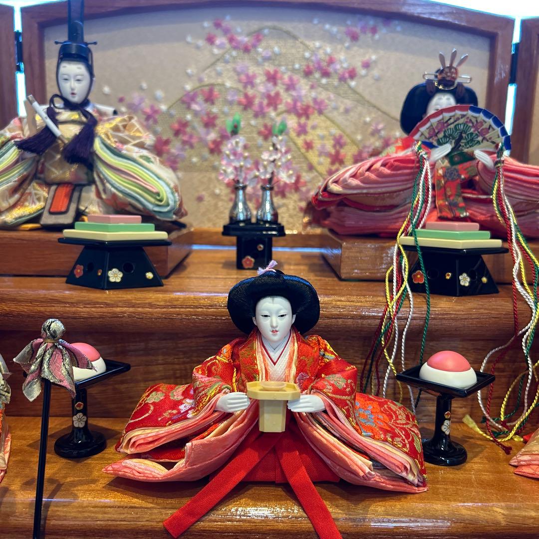 【まろん】 雛人形三段飾り一式　名入れオルゴール　お供え台 説明書付き