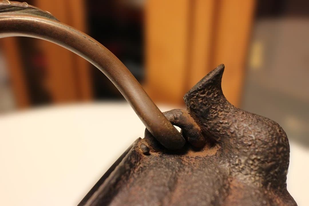 古鉄瓶 小振り亀文堂芋頭鉄瓶 希少品 水漏れなし・状態良好