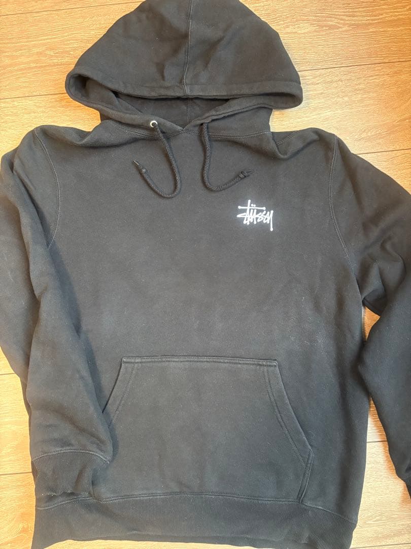 ストゥーシーStüssy ブラック パーカー M