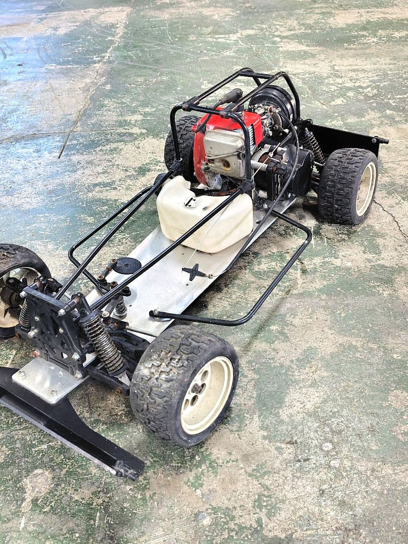 【ジャンク品 部品取り KYOSHO Robin ガソリンRCバギー】