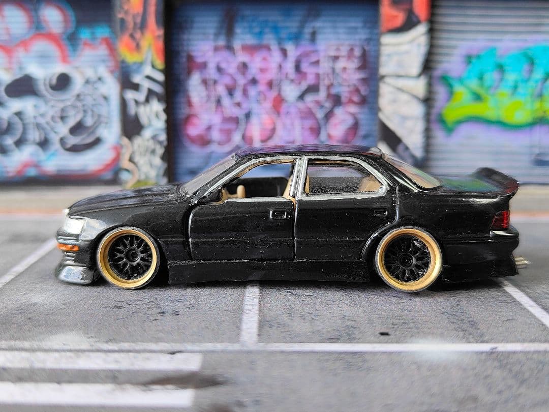 トミカ改造 プレミアム トヨタ セルシオ エアロVIP 深リム ホットウィール