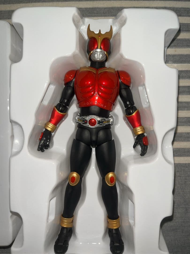 S.H.Figuarts真骨彫製法 仮面ライダークウガ マイティフォーム 初期
