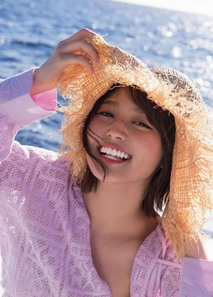 北野瑠華A4サイズピンナップ10枚 - メルカリ