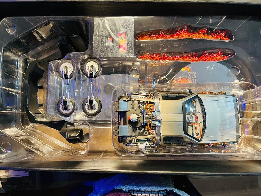 キッズロジック Magnetic Floating デロリアン 1/20