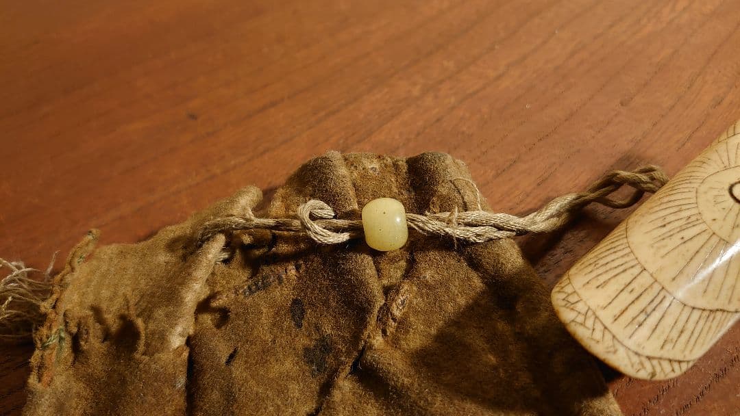 根付 時代根付 江戸硝子 江戸ガラス 提げ物 角 角細工 アンティーク