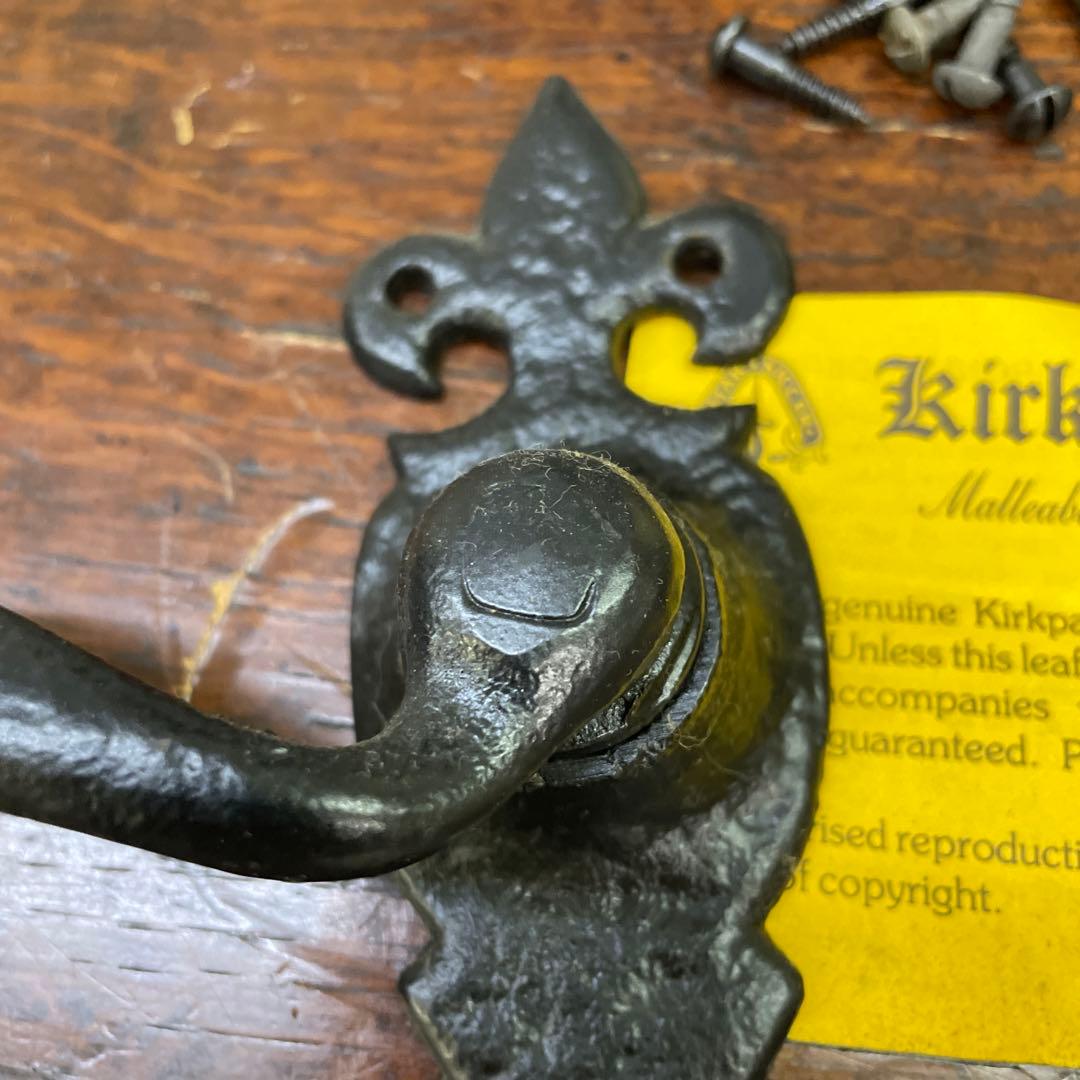 イギリスカークパトリック社製 アイアンのドアノブ ドアハンドル 鋳造