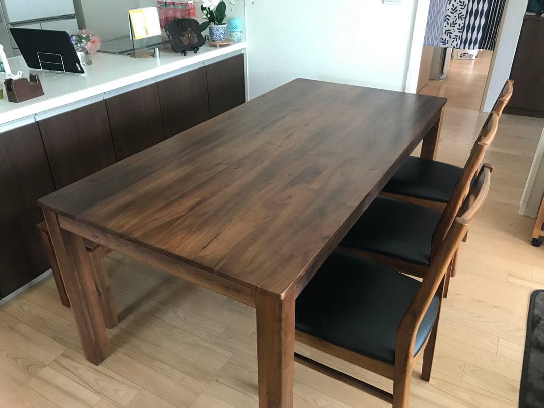 xorrrxoです。東京インテリア　木製ダイニングテーブルのみ