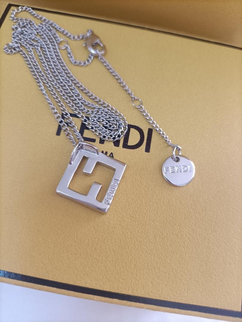 シルバー☆フェンディ ネックレス FENDI☆レディース人気