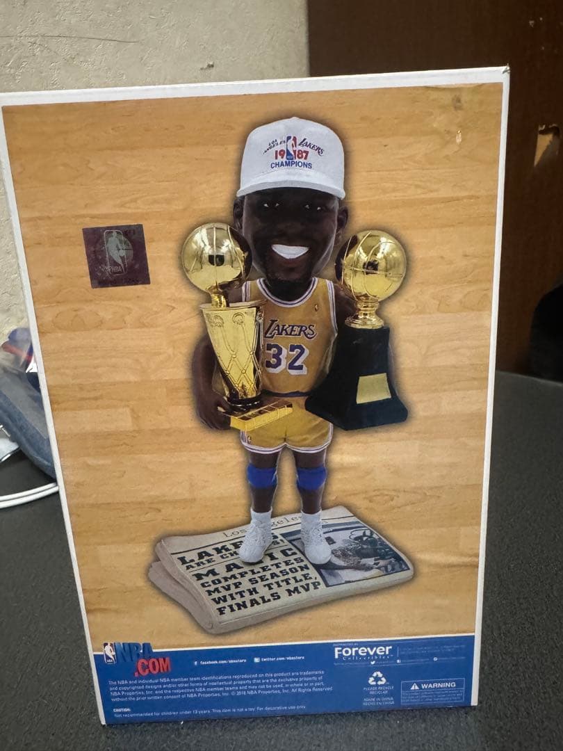 ロサンゼルス・レイカーズ フィギュア マジック・ジョンソン32番