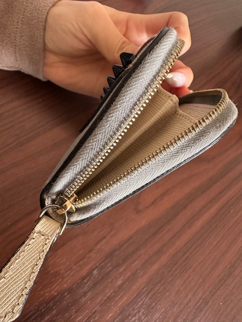 FENDI ケース スタッズ付き