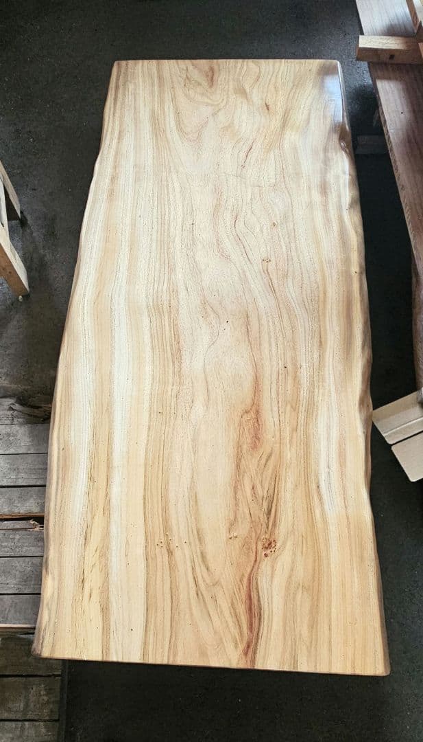 y*i様 楠　一枚板　ダイニング　テーブル　高級　おしゃれ　杢　栃　座卓