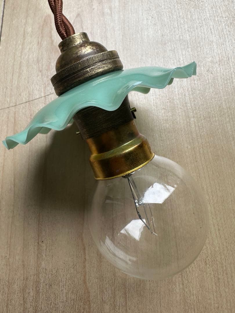 20年代 フランス アンティーク 希少なオパリン・グリーンの可愛い