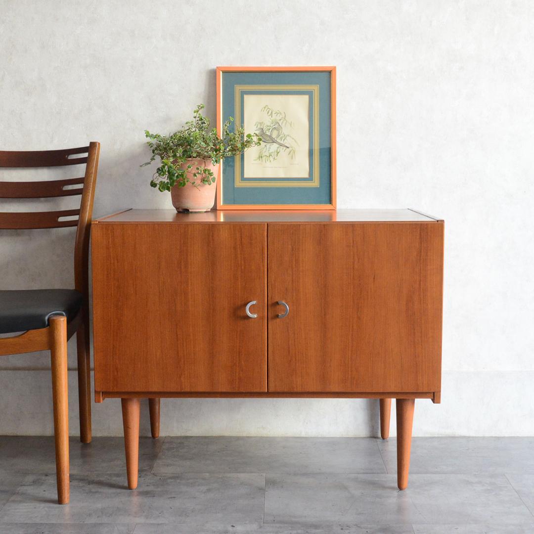 デンマーク 北欧ヴィンテージ チーク キャビネット 北欧家具 サイド