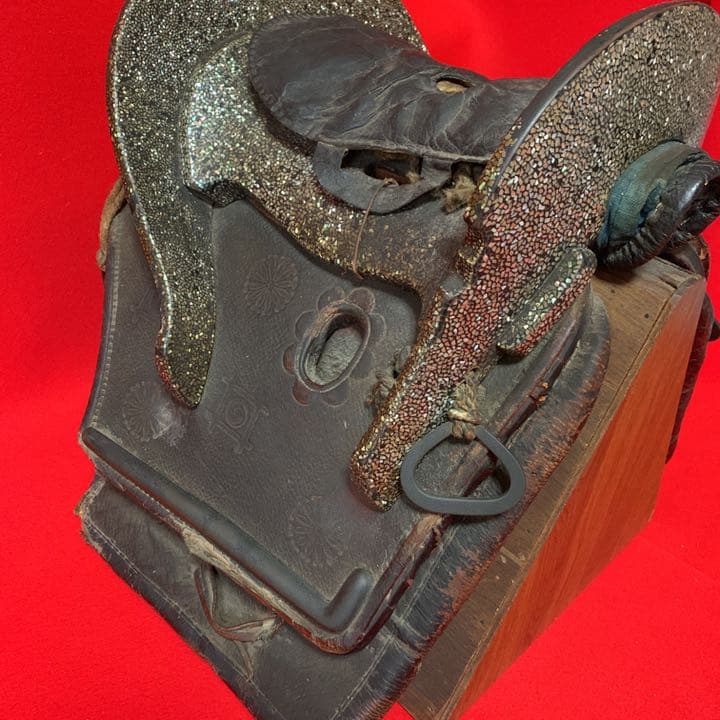 馬具 鎧 馬術 床の間 馬好き 骨董品 博物館 美術館 螺鈿細工 貝細工馬の