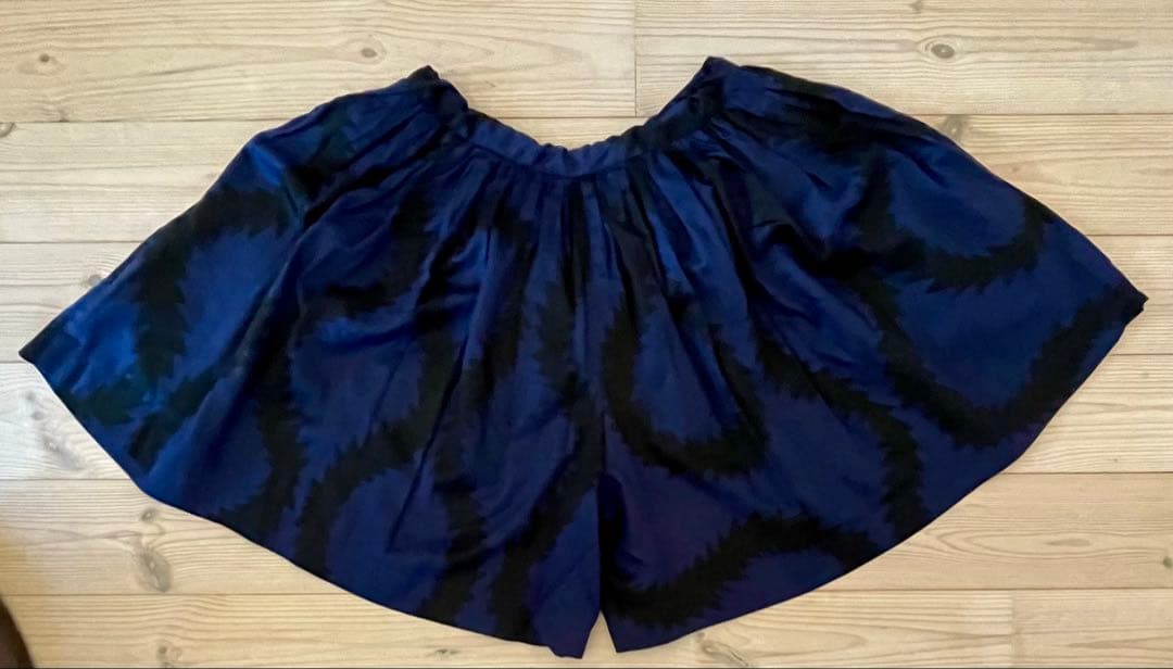 《ユーズド美品》ヴィヴィアンウエストウッドアングロマニアスクイーグル柄キュロット