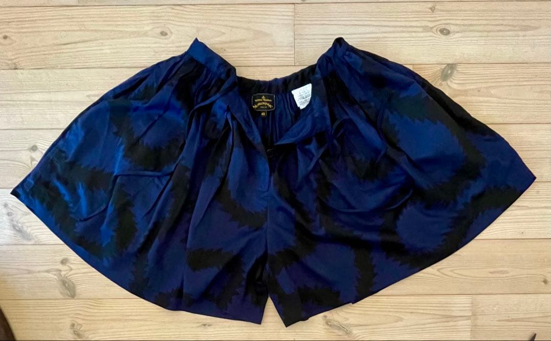 《ユーズド美品》ヴィヴィアンウエストウッドアングロマニアスクイーグル柄キュロット