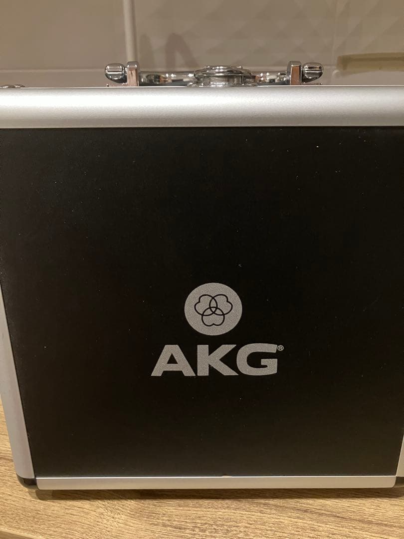 AKG ( アーカーゲー )P420 コンデンサーマイク　ミニスタンド・ケーブル
