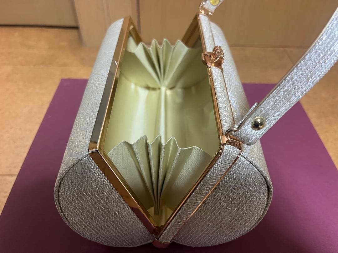シルバーラウンドバッグと草履セット