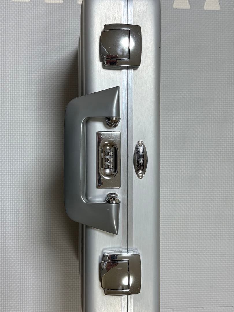 超美品ZEROHALLIBURTON ゼロハリバートン CEM-SI